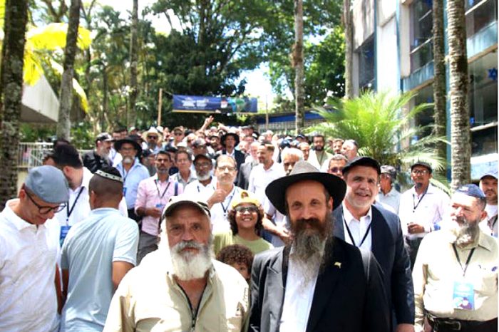 Les Bnei Noah offrent le Judaïsme aux Enfants d'Israël...